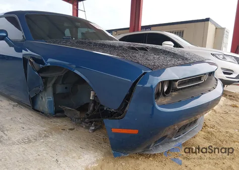 2020 Dodge Challenger Sxt z USA, uszkodzony, nr VIN 2C3CDZAG0LH13392